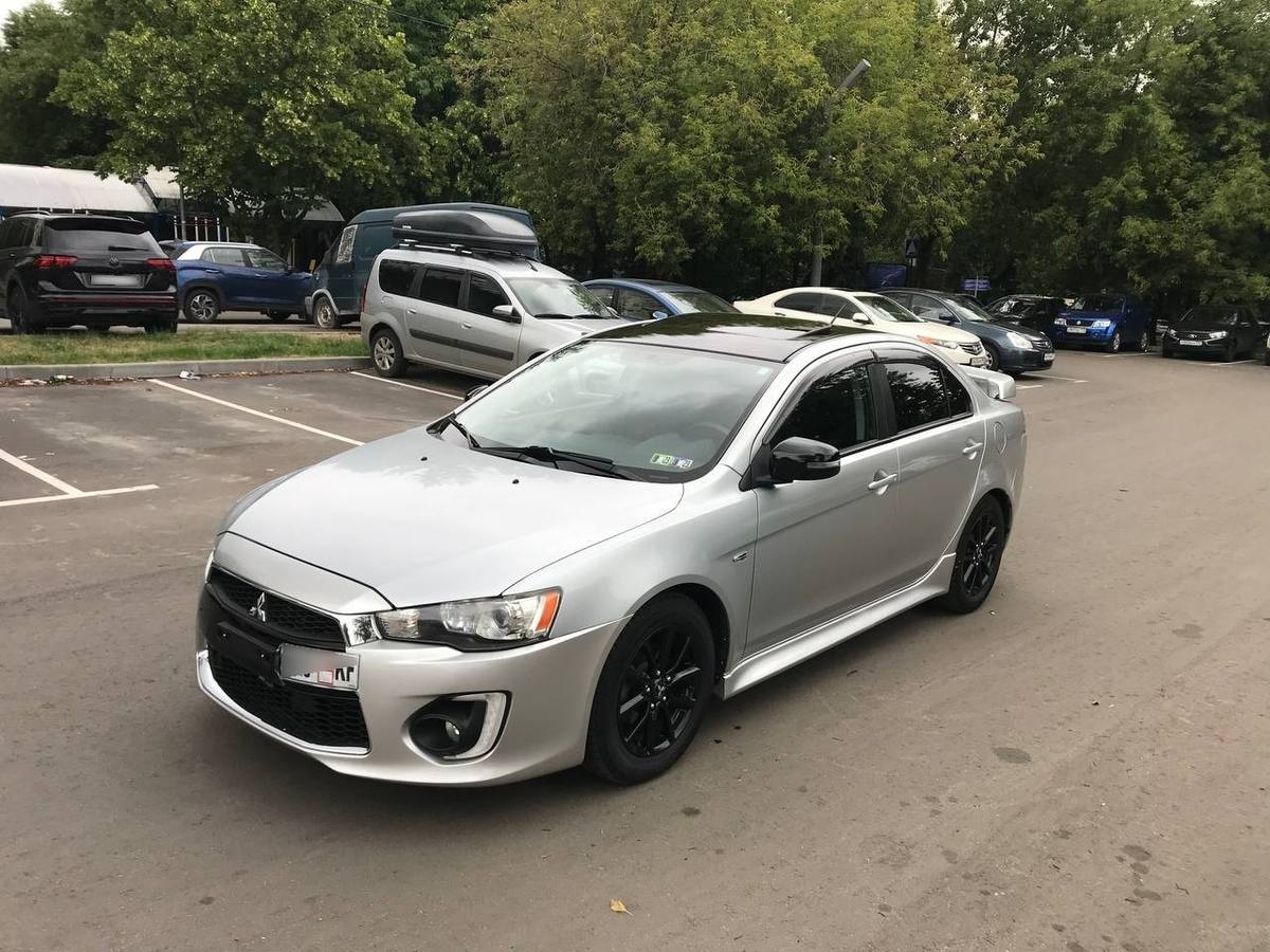 Купить Mitsubishi Lancer X Рестайлинг 2 седан, 2016 года, цвет: Серый, за  1600000 руб. в Санкт-Петербурге